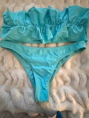 NWOT Amazon Turquoise Ruffle Bandeau Bikini Set